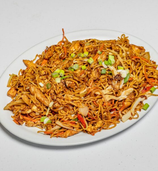 CarribeanMoonRestaurantBarAndGrill_ChickenChowmein_2880x2304