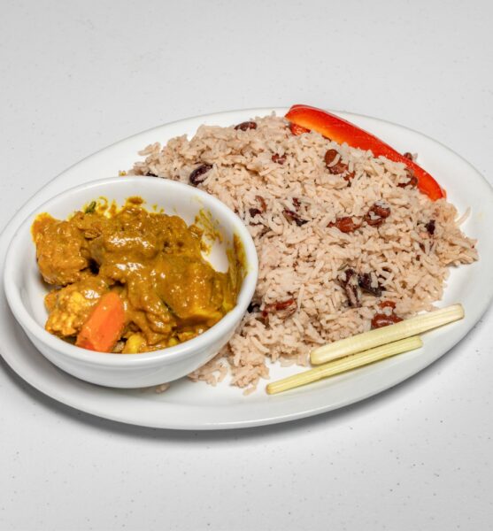 CarribeanMoonRestaurantBarAndGrill_RiceAndPeasWithChicken_2880x2304